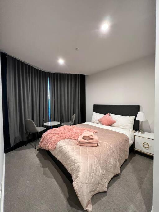 Comfy 2 Bed Apartment In The Heart Of Melbourne Bagian luar foto
