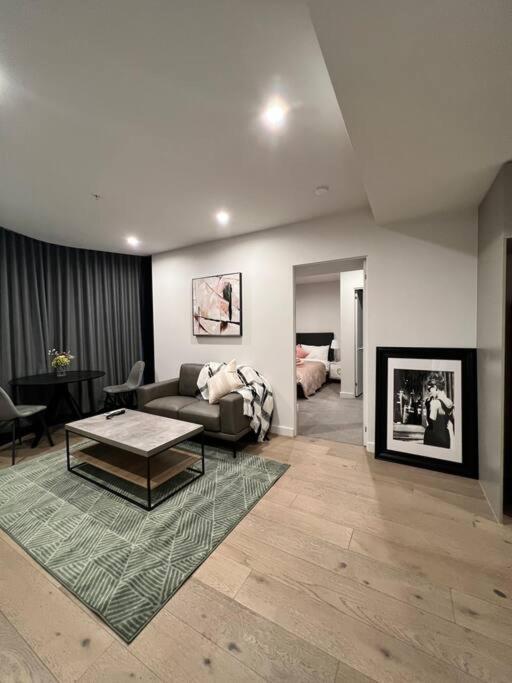 Comfy 2 Bed Apartment In The Heart Of Melbourne Bagian luar foto